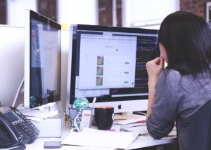 Agences IA à Lyon : 6 prestataires comparés sur leurs références en PME industrielle